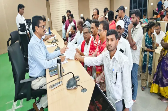 ఆదివాసిలపై ఫారెస్ట్ దాడులు ఆపాలి