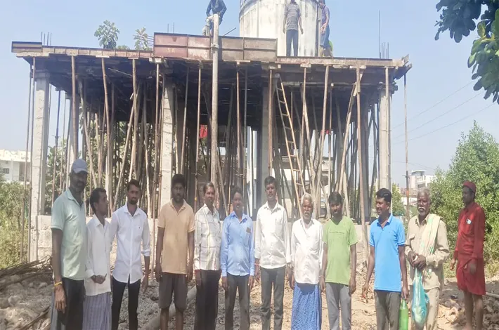 గ్రామపంచాయతీ భవనానికి స్లాబ్ నిర్మాణం