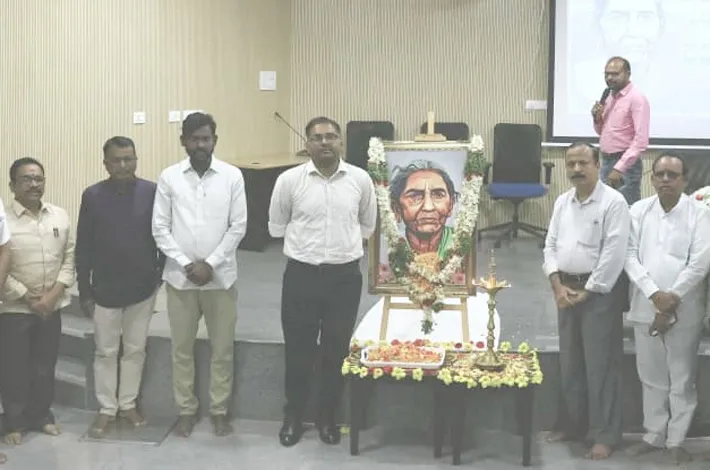 ఆత్మగౌరవ పోరాటానికి చాకలి ఐలమ్మ స్ఫూర్తి
