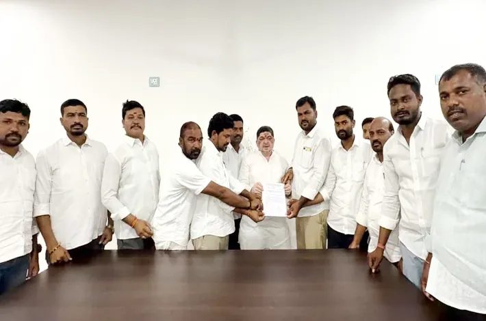 మంత్రి పొన్నం ప్రభాకర్‌కు బంజారా నాయకుల విజ్ఞప్తి