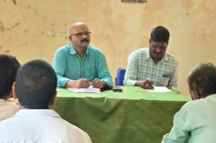 బెజ్జూర్ లో వీక్లీ రివ్యూ మీటింగ్ నిర్వహించిన ఎంపీడీవో