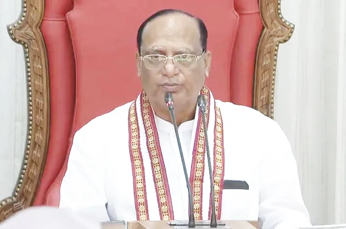 శాసనమండలిలో బీఆర్‌ఎస్ వాకౌట్