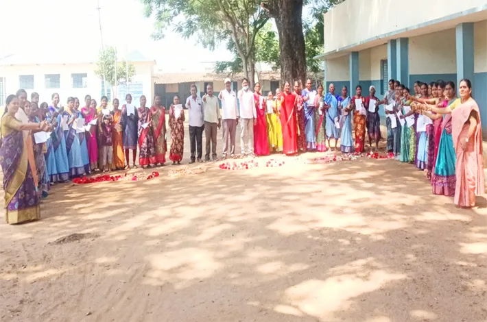 అక్షరాస్యతతో మహిళల్లో ఆత్మవిశ్వాసం పెరుగుతుంది