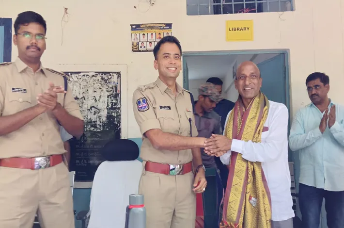 ఉపాధ్యాయులే  సమాజానికి మార్గదర్శకులు