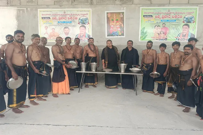 అయ్యప్ప దేవాలయంలో అన్నదానం