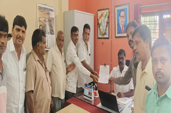 ఇసుక మాఫియా నుండి స్మశానాన్ని రక్షించండి