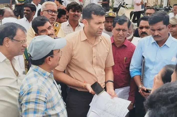 సొసైటీ భూములపై రాబందుల హస్తం?