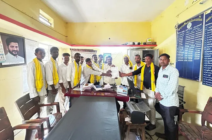 రాజ్ గోండు సేవా సమితి  భవనం కు భూమి  కేటాయించాలి