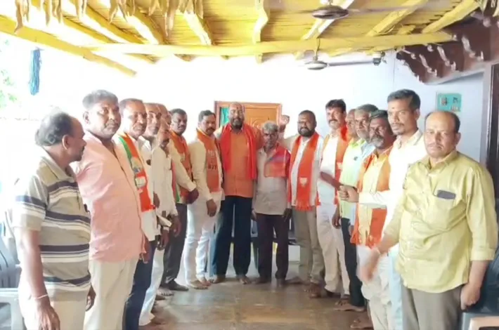 బిజెపి పార్టీ నాయకులకు సన్మానం