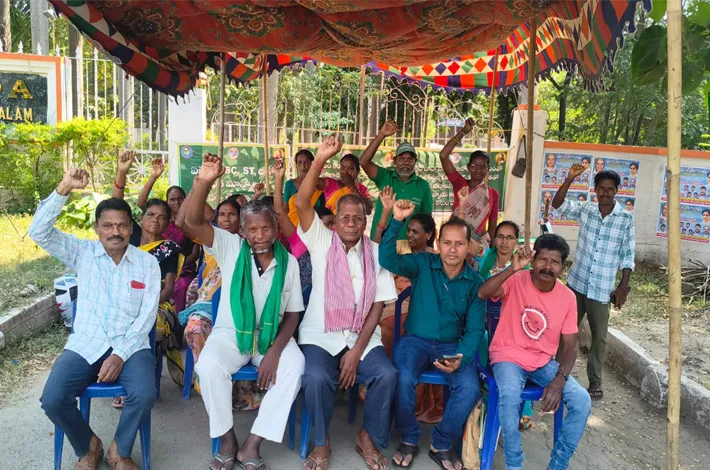 లా కాలేజీ కోసం 15 రోజులుగా దీక్షలు!