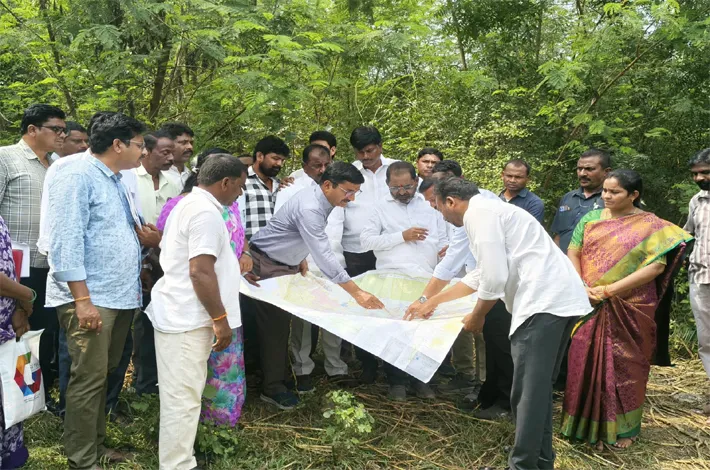 సీతారామ జలాల కోసం క్షేత్రస్థాయిలో పరిశీలన