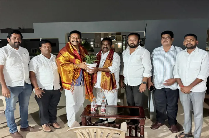 ఎమ్మెల్యే సామెల్ మర్యాదపూర్వకంగా కలిసిన సర్వోత్తమ్ రెడ్డి