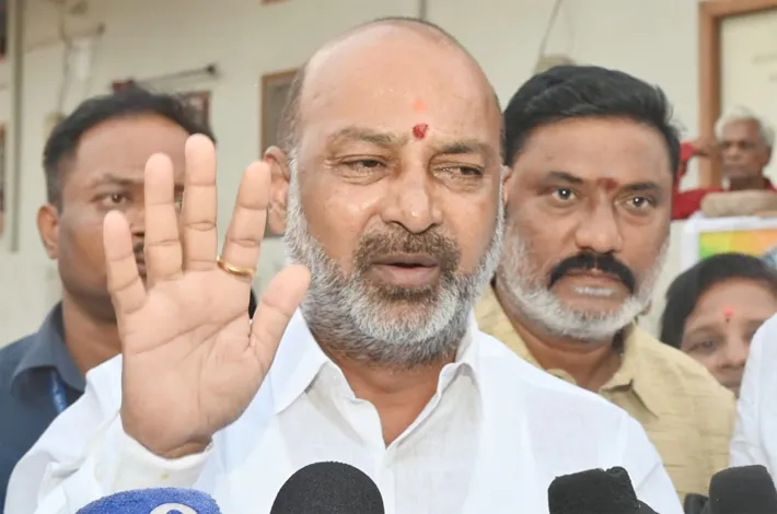 కరువు మండలాల జాబితాపై బండి సంజయ్ ఆగ్రహం